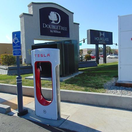 Hotel Doubletree By Hilton Bakersfield Exterior foto
