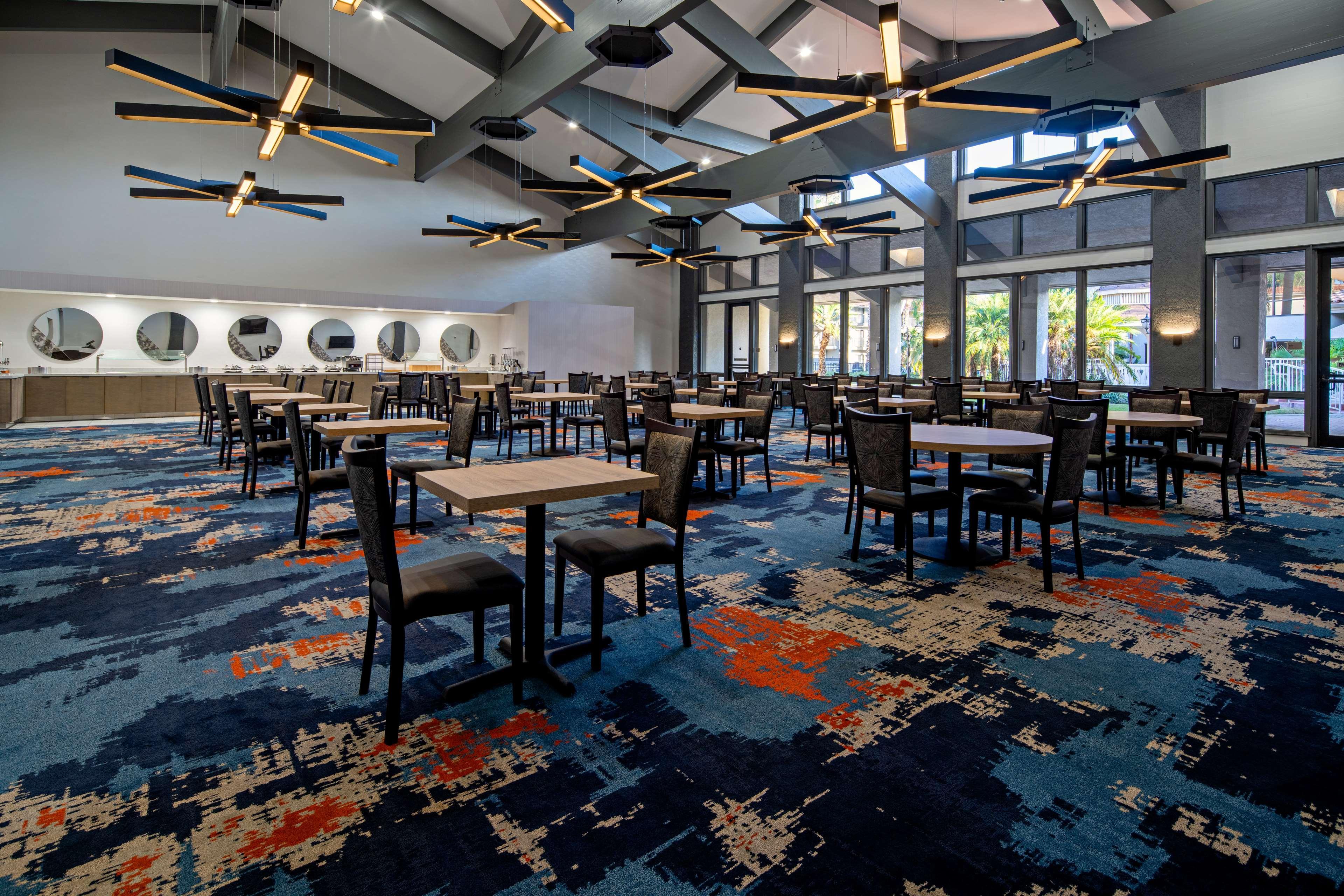 Hotel Doubletree By Hilton Bakersfield Exterior foto