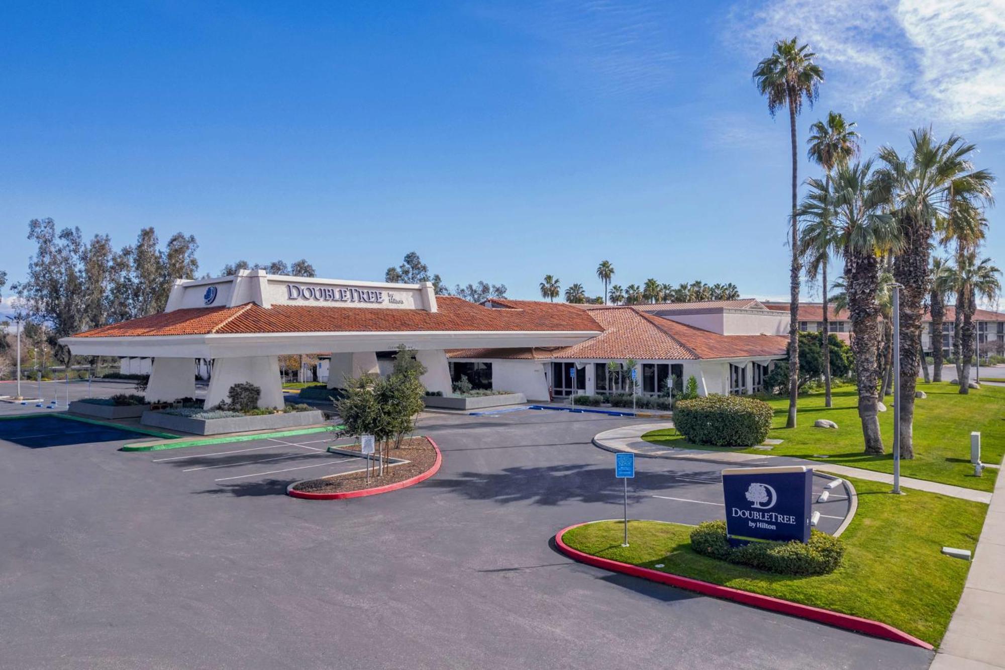 Hotel Doubletree By Hilton Bakersfield Exterior foto
