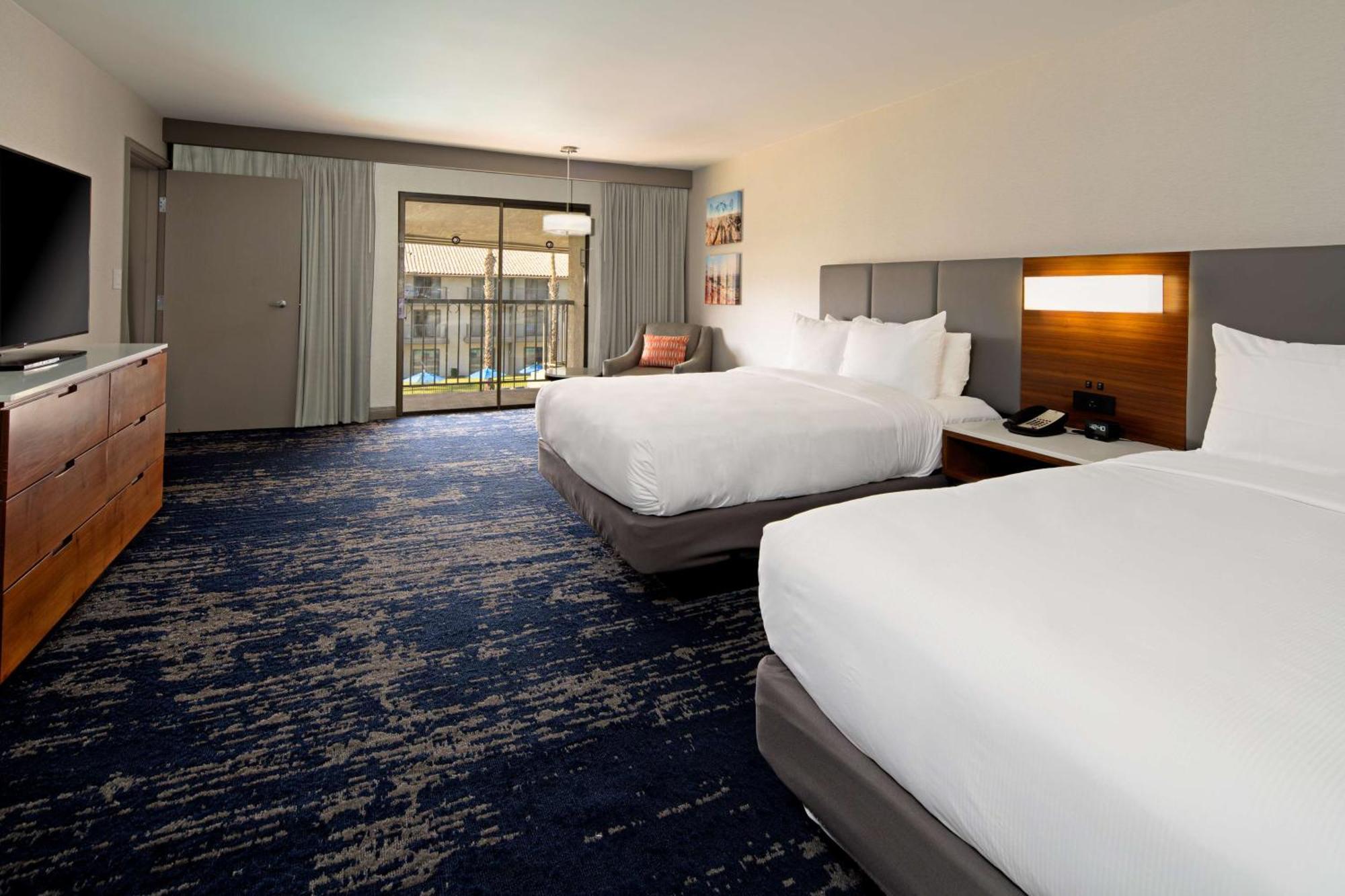 Hotel Doubletree By Hilton Bakersfield Exterior foto