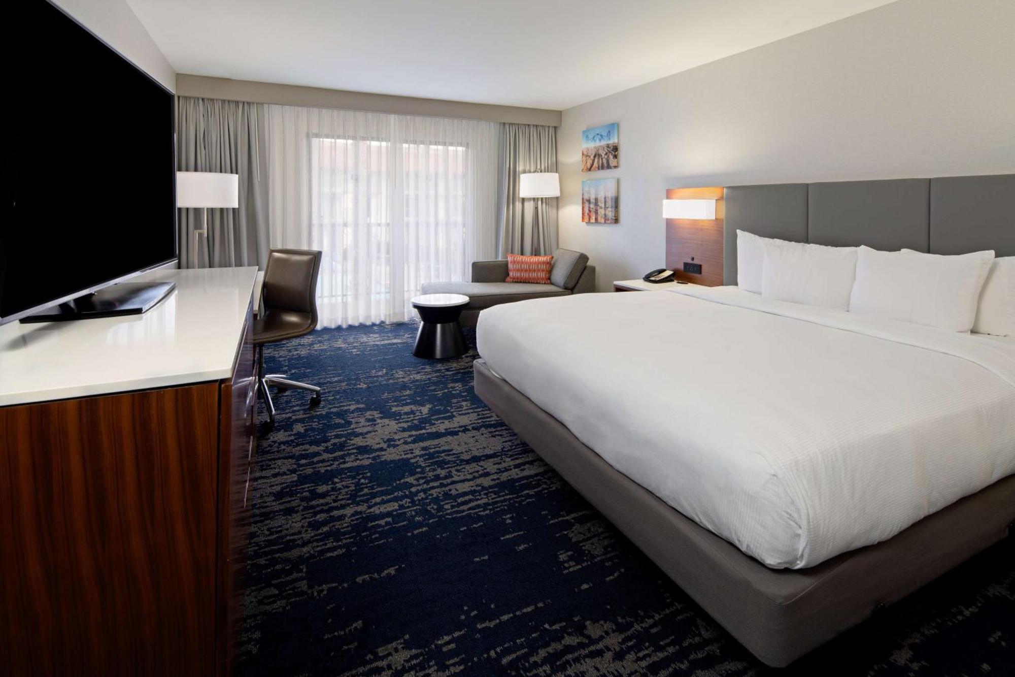 Hotel Doubletree By Hilton Bakersfield Exterior foto