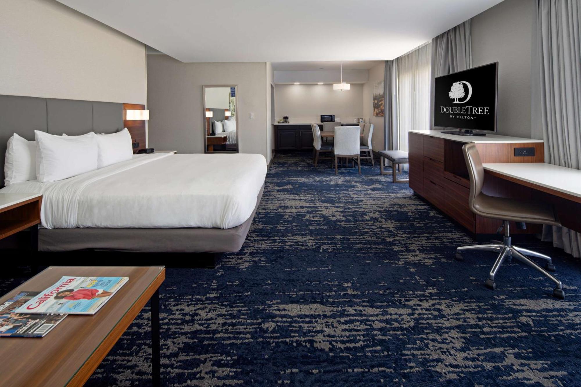 Hotel Doubletree By Hilton Bakersfield Exterior foto