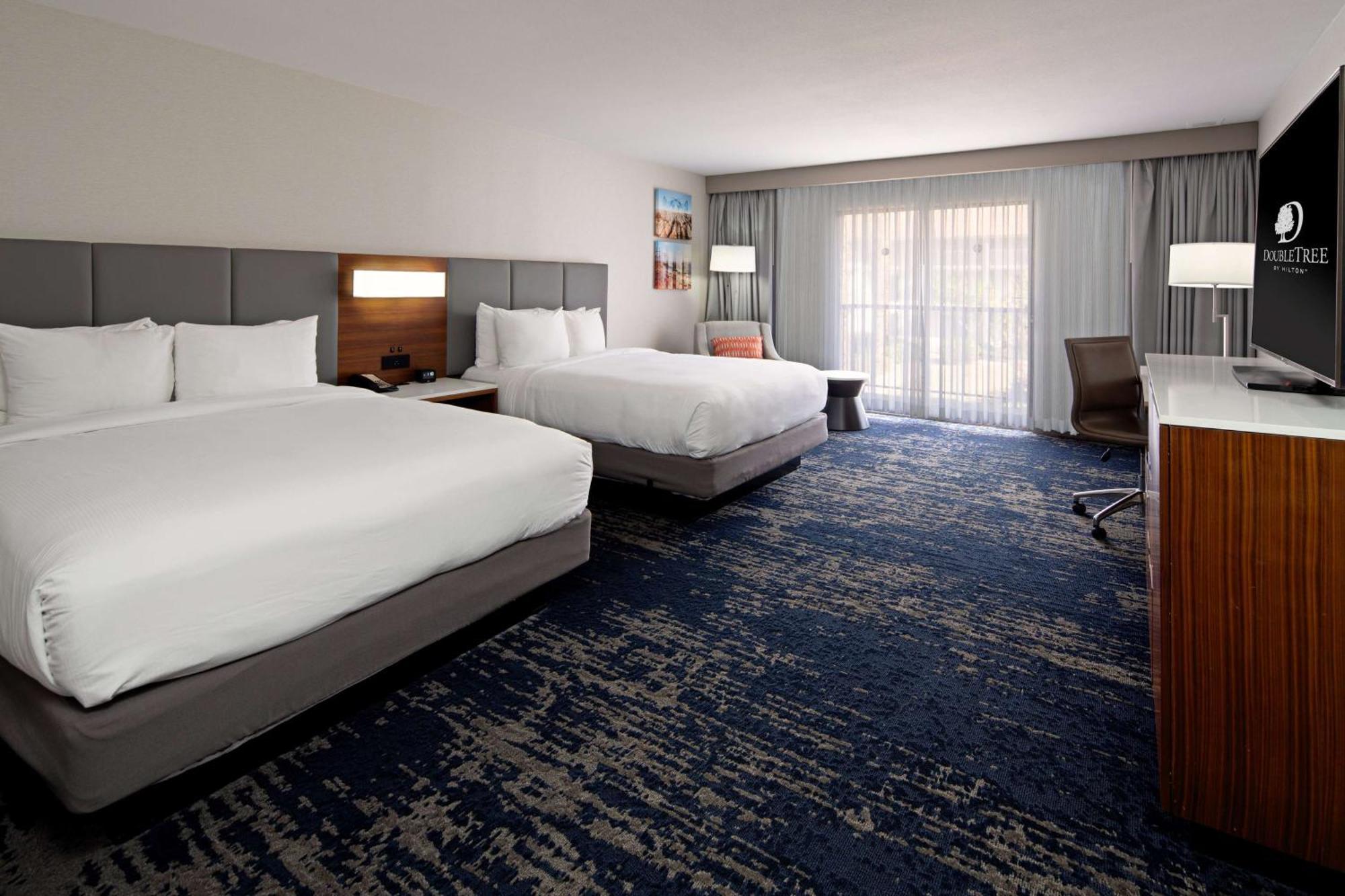 Hotel Doubletree By Hilton Bakersfield Exterior foto